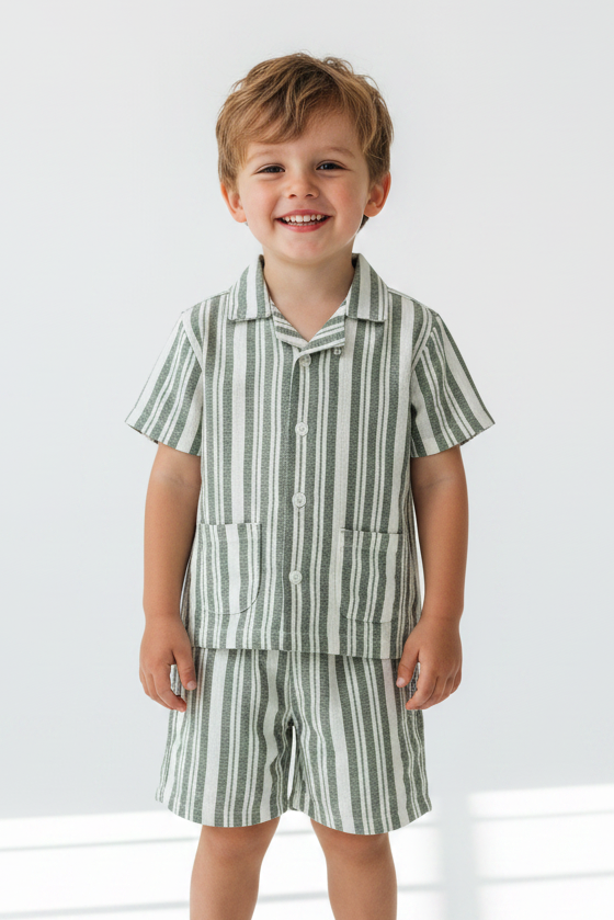 Set 2 pcs short dkny rayas verde olivo para niño