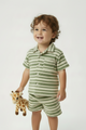 Set 2 pcs short dkny rayas verde tejido para niño