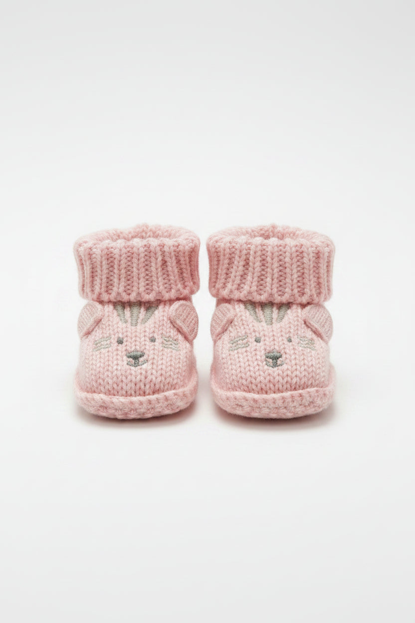 Zapato crochet diseño gatita color rosa para recien nacida